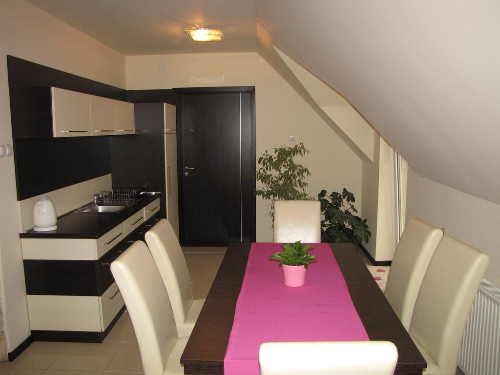 Oázis Apartmanház Hajdúszoboszló Pokoj fotografie