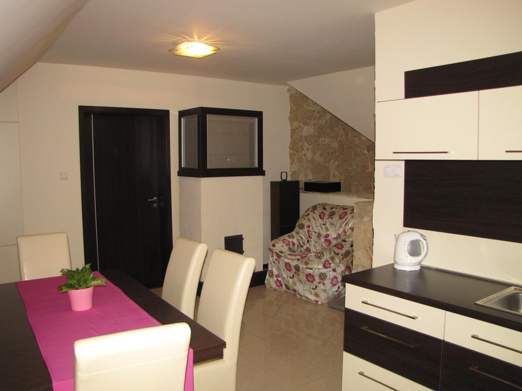 Oázis Apartmanház Hajdúszoboszló Pokoj fotografie